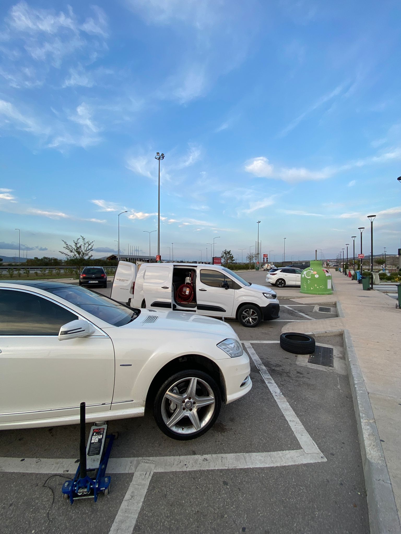 Mobil lastikçi araç donanımı